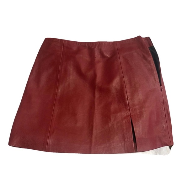 Veda x Reformation red leather mini skirt with slit. Size 2. - Picture 4 of 4